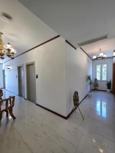 Rifat Peshkatari Hotel