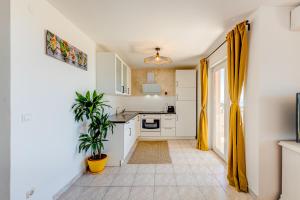 Apartments Lo Seaview Haven