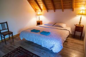 Pyreneasy 3 Gites, 8 bedrooms for a large group