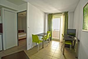 KOSY Appart'Hotels - Campus Del Sol Esplanade : photos des chambres