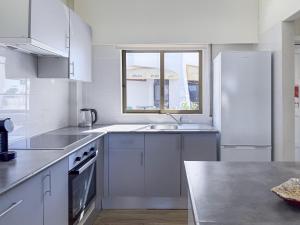#406 Modern 1BR with Pool Near Oura Strip