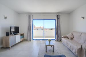 #412 Poolside Stay 1BR Near Oura & Beaches