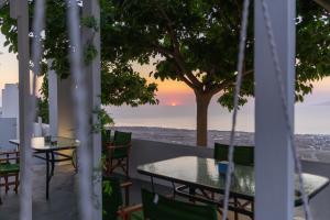 Loft Kaves Pool & Bar Suites