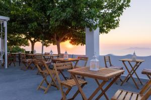 Loft Kaves Pool & Bar Suites