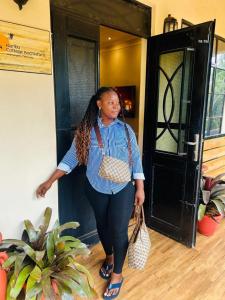 Karibu Cottages and Safari