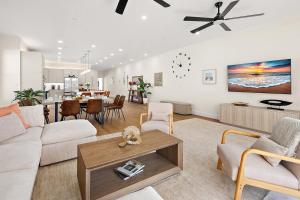 Beach Getaway South - Ocean View Sky Lounge, Hot Tub, Game Room