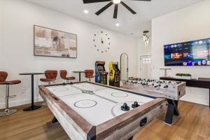 Beach Getaway South - Ocean View Sky Lounge, Hot Tub, Game Room