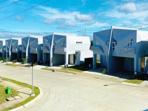 Townhouse Near Caleruega & Tagaytay Free Water Park Access