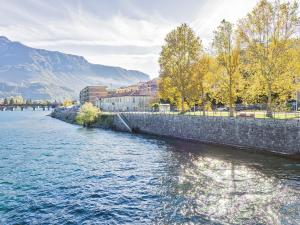 La Dolce vista, Lecco apartment with lake view