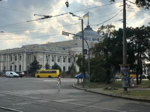 Апартаменты возле жд вокзала и Старосенной площади