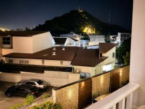 Cozy Walk to Phuket Old Town Temple View Gym Pool Wifi Netflix
