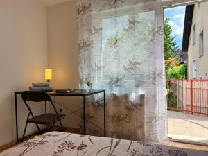 Spacious Rooms Near Center