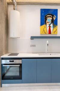 Monkey apartment near Metro and Port