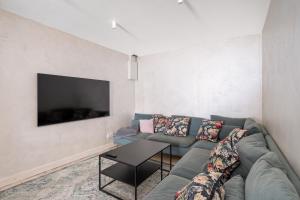 Design 3-Bedroom Apartment, 98m2 - Blaumaņa Street, Central Riga