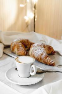 Suites 44 Via Cicerone - modern Rooms - Guesthouse close to Vaticano, San Pietro, Castel Santangelo