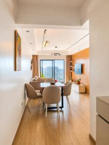 Top floor retreat with a stunning sunset terrace 2 rooms