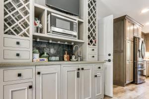 Walk to Old Town Bluffton! Family Home w Balcony