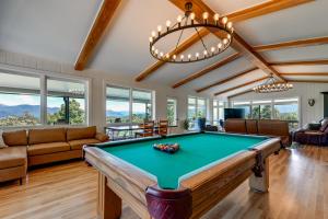 32-Acre Escape w Trails & Games! Gateway to GSMNP