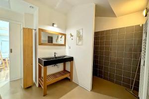 Maison Loft atypique - Jacuzzi clim et jardin