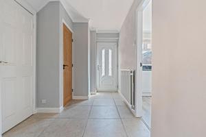 Tranquil Stafford Retreat- 3 BR House-sleep 6 Home away from home