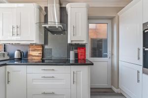 Tranquil Stafford Retreat- 3 BR House-sleep 6 Home away from home