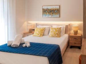 Modern 2BR Apartment with Huge Private Terrace near Zea Marina ,Piraeus