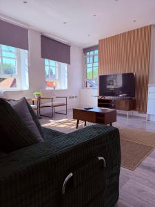 Green Haven, Cozy 2 Bed Apts, park view, family retreat and contractors