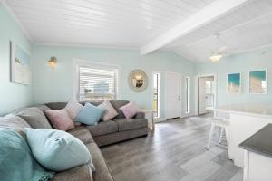 Cute Bungalow With Fire Pit Close to the Beach