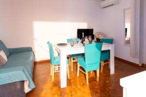 Massettis Beachside Lodge