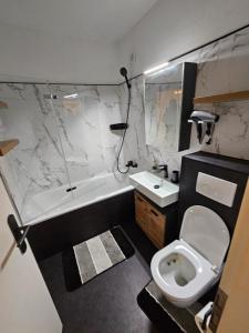 CUSS Luxury Home - City, Balkon, Sauna & Pool