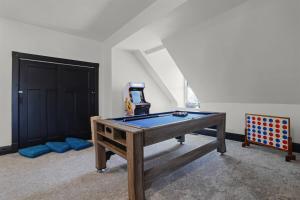 Jefferson Avenue- Large St Louis Home Game Room & Walkable Location