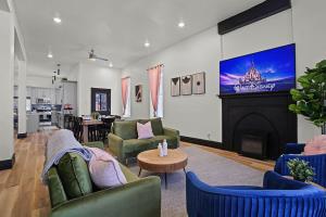 Jefferson Avenue- Large St Louis Home Game Room & Walkable Location