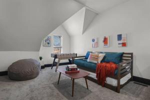 Jefferson Avenue- Large St Louis Home Game Room & Walkable Location