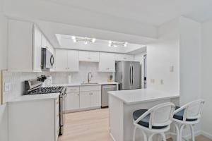 Elegant 3BR Wellington townhome
