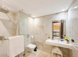 Chic Apartment in Gueliz, Balcony et Parking, Marrakesh