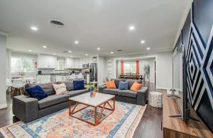 Gorgeous and Cozy Houston home with a private Pool