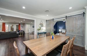 Gorgeous and Cozy Houston home with a private Pool