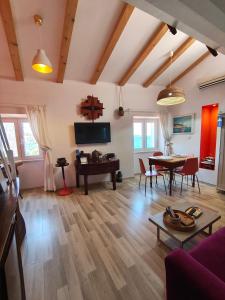LYA SEA VIEW APARTMENTS By Leo and Aphra