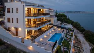 Royal Oak beachfront residence Trogir Seget Vranjica