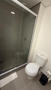 Studio completo, piscina e academia - 5 min da PUC