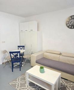 Bright apartment with free parking