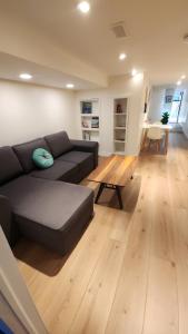 The Comfort Zone- Entire Private 1-bed Basement apt, Sauna, Hot Tub, 8 min Subway