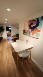 The Comfort Zone- Entire Private 1-bed Basement apt, Sauna, Hot Tub, 8 min Subway