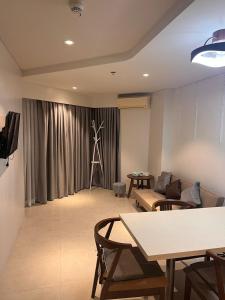 Tower C in Tambuli, 7th Floor, Sea View, Free Water Dispenser, 1BR Apartment for 4