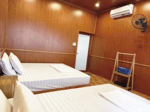 Minh Khang Homestay Bản Giốc- Tays Traditional Village