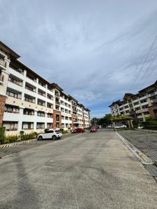 Cozy 2BR Condo Near Sm Ecoland Free WIFI