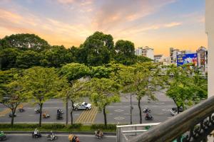 Yoyo Airport Saigon Hotel