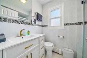Charming 3BR Home by Lincoln Park-Easy NYC Access