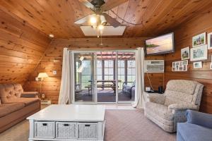 Chalet #50 Near Courts & Family Resort Fun