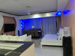 Utulivu Suites, Coastal 3BR, Pool, 7th Floor View